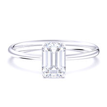 Load image into Gallery viewer, Emerald cut knife-edge solitaire 9k solid gold (white/yellow/rose)