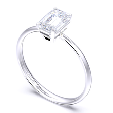 Load image into Gallery viewer, Emerald cut knife-edge solitaire 9k solid gold (white/yellow/rose)